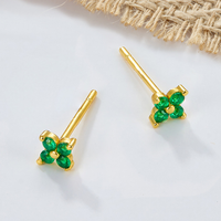 Aretes de Botón de Flor Delicados