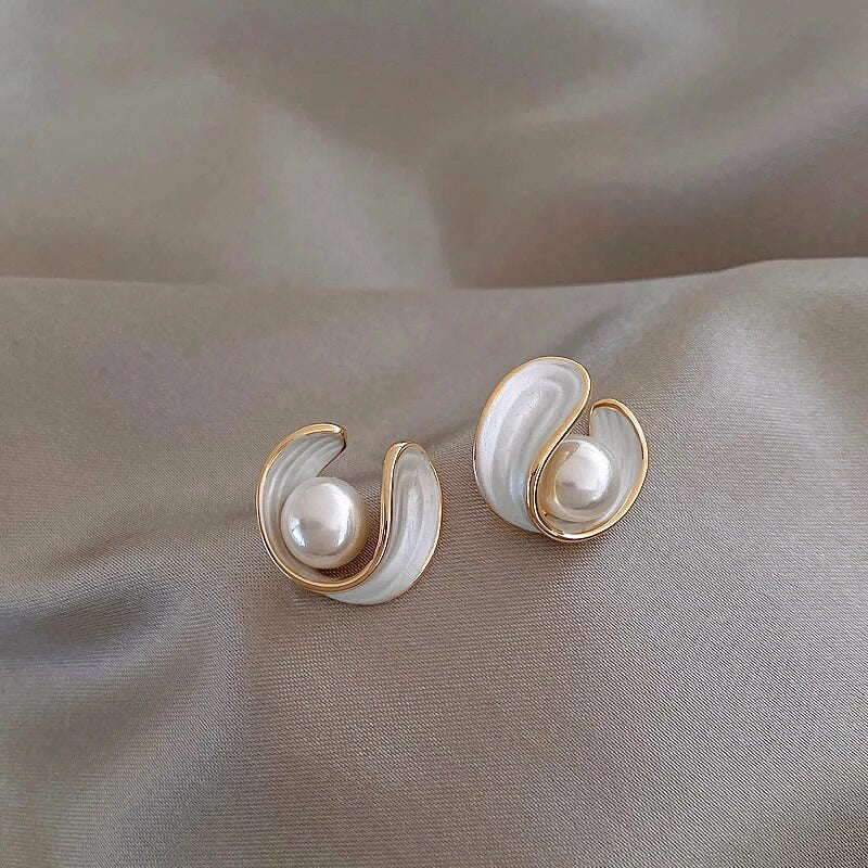 Aretes de Lujo con Ópalo Blanco y Perlas en Oro