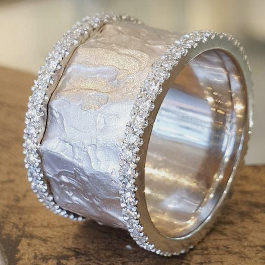 Anillo Vintage de Zirconia Plateada
