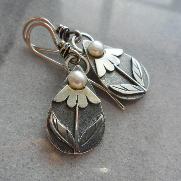 Aretes de Flor Lágrima Vintage