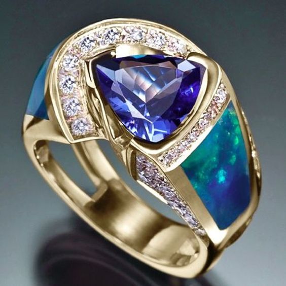 Anillo Vintage de Cristal Azul Océano | Joyería Sostenible Inspirada en el Océano