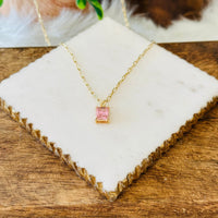 Collar con Charm Corte Esmeralda