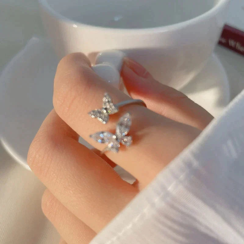 Anillo Ajustable de Mariposa Brillante en Plata
