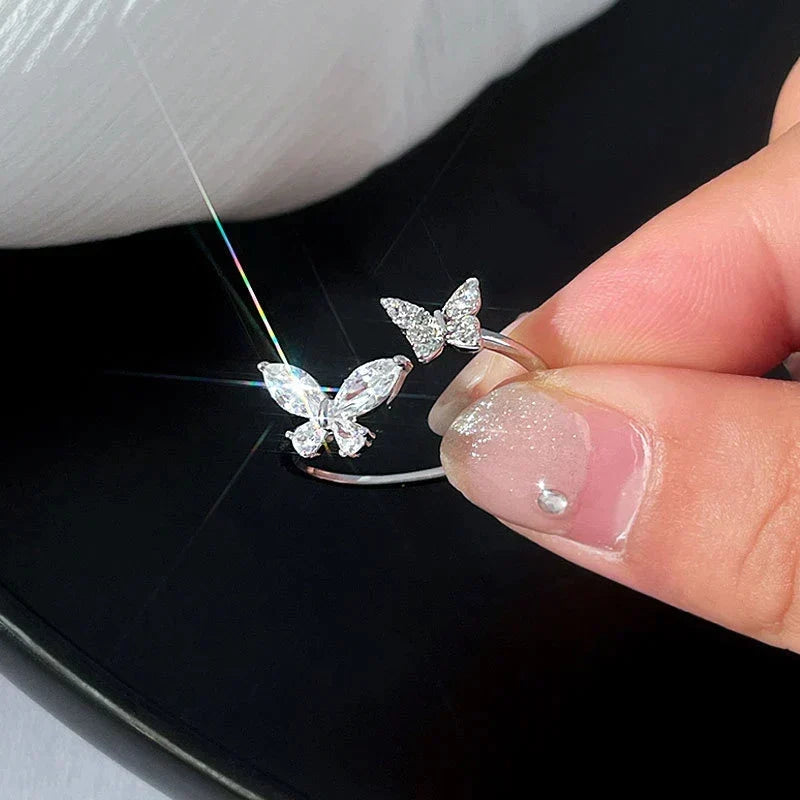 Anillo Ajustable de Mariposa Brillante en Plata