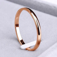 Anillo Simple Hecho de Oro y Plata