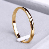 Anillo Simple Hecho de Oro y Plata
