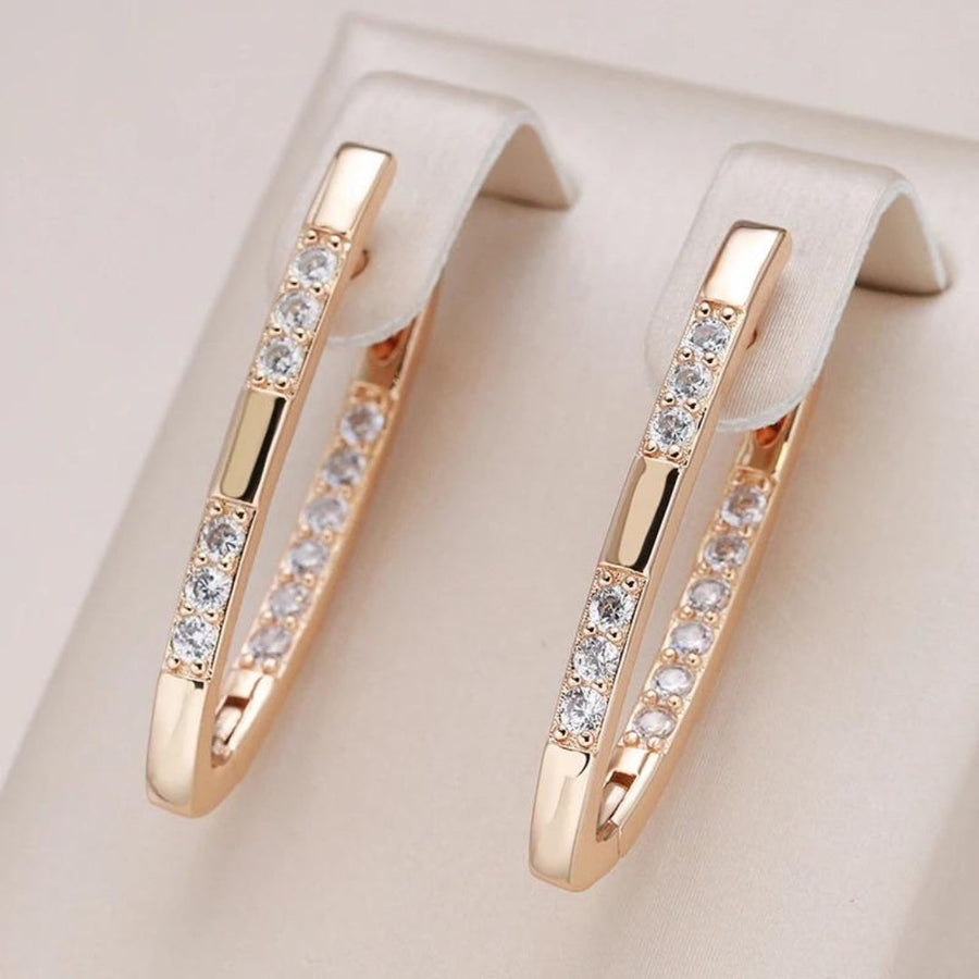 Aretes Elegantes de Zirconia en Oro