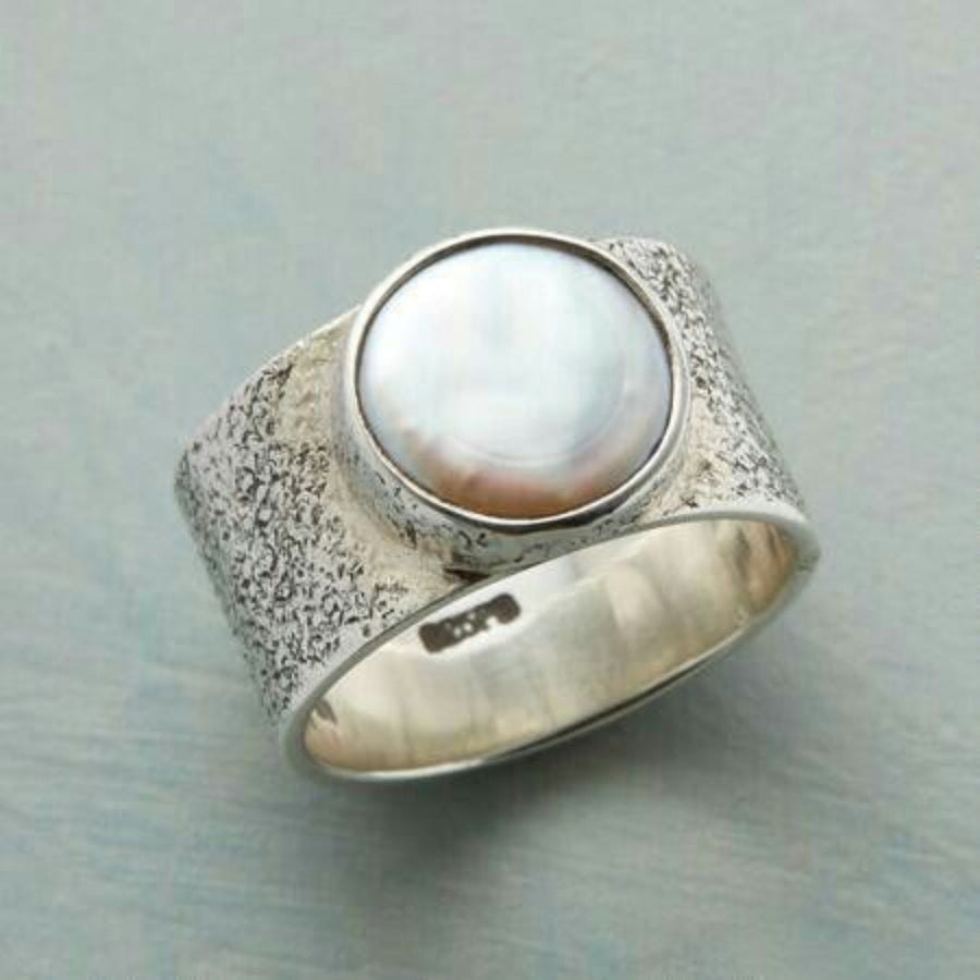 Anillo Vintage con Incrustaciones de Perla Blanca en Plata
