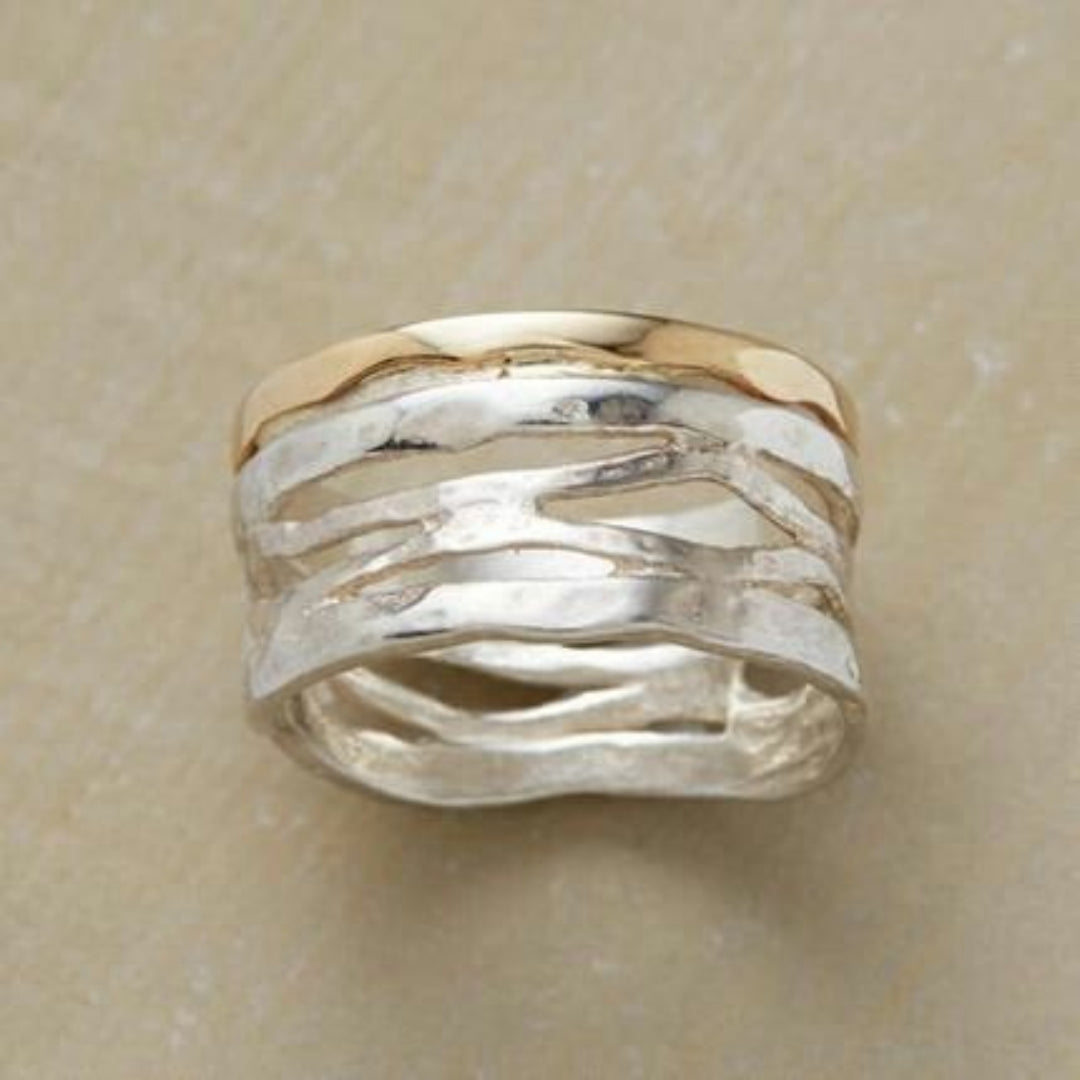 Anillo Hueco Vintage en Oro & Plata