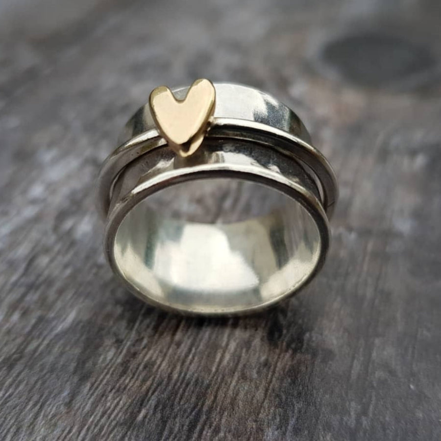 Anillo de Corazón Dorado en Plata Vintage