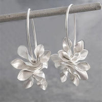 Aretes Vintage de Flor Irregular en Plata