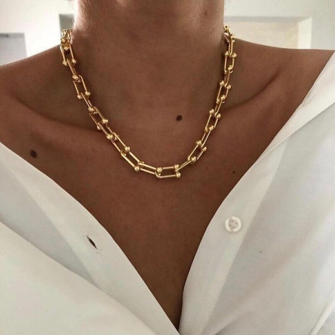 Collar Dorado de Cadena