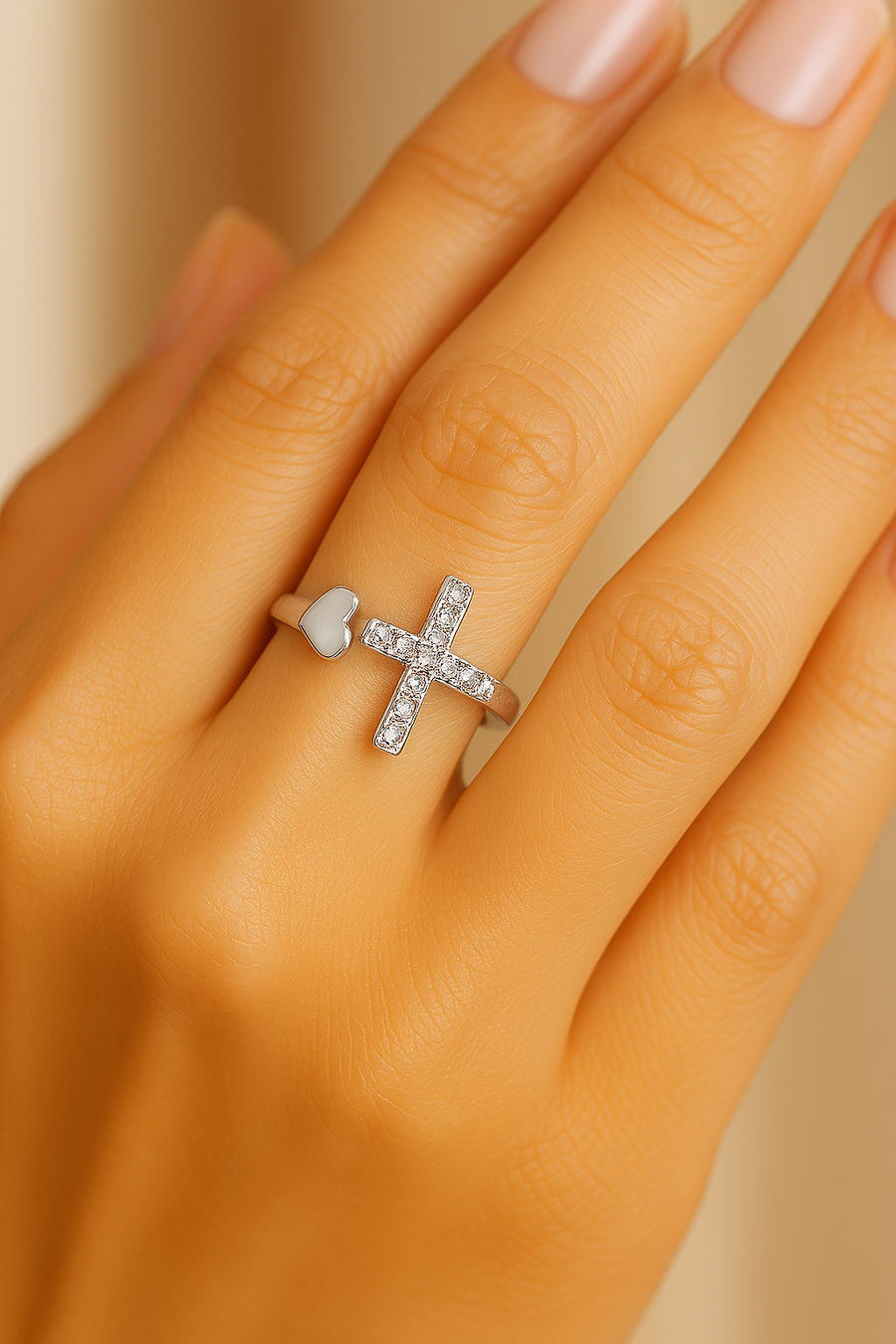 Anillo Vintage Ajustable de Cruz de Amor en Plata