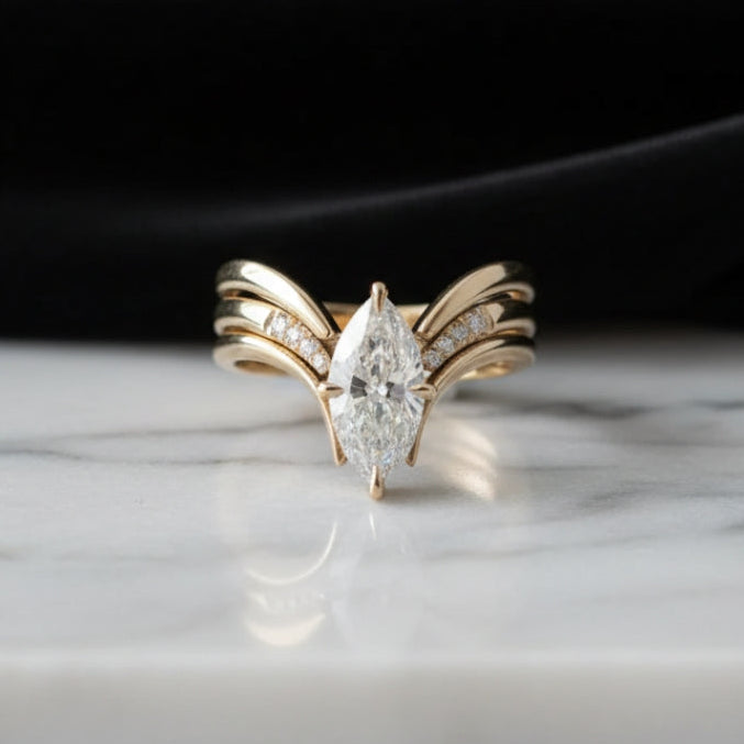 Anillo de Corona Gota en Oro