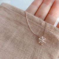 Collar de Cristal Copo de Nieve Destellante en Oro y Plata