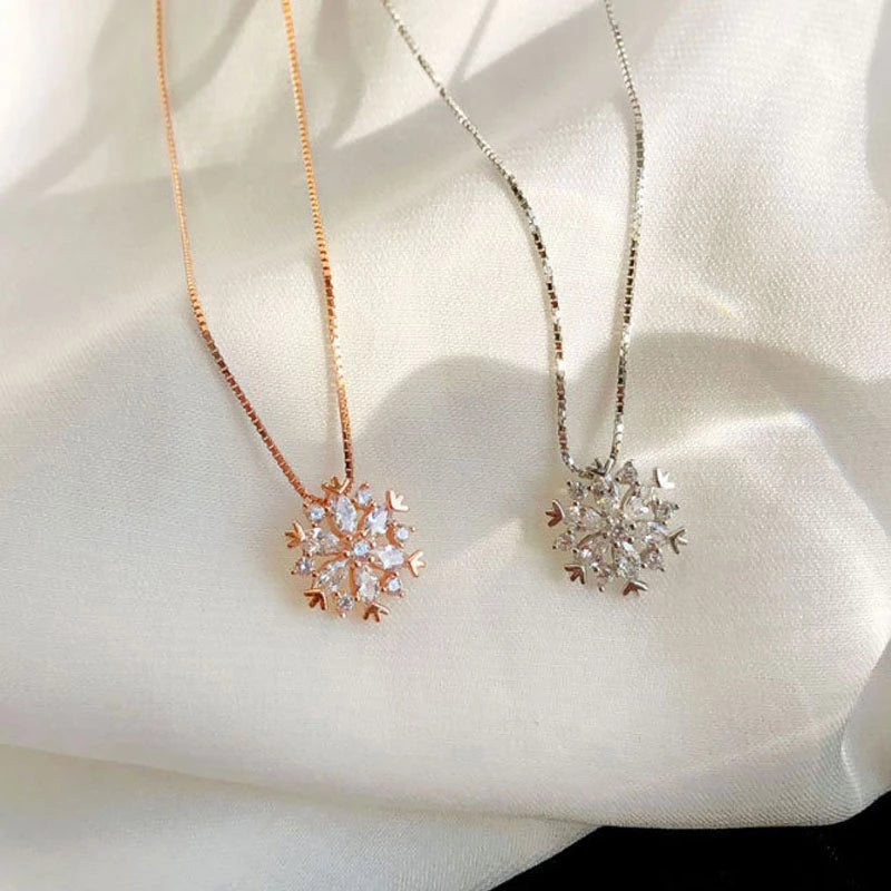 Collar de Cristal Copo de Nieve Destellante en Oro y Plata