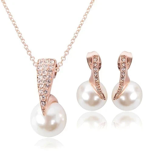 Set Collar + Aretes con Perlas en Oro Rosa