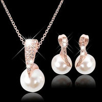 Set Collar + Aretes con Perlas en Oro Rosa