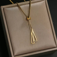 Collar de Dije en Oro con Borla