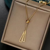 Collar de Dije en Oro con Borla