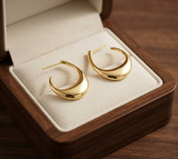 Aretes de Aro Media Luna Esculpidos