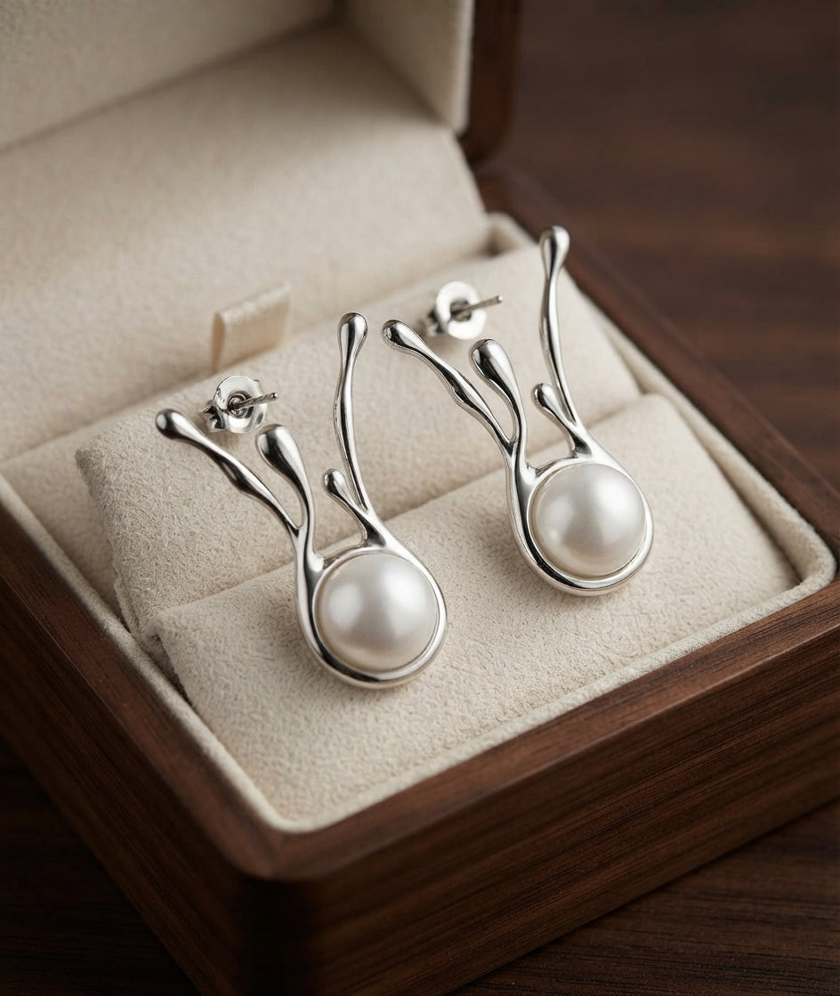 Aretes de Perla Irregular en Plata Estilo Antiguo