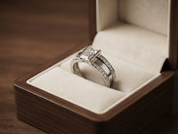 Anillo de Vidrio con Incrustaciones Estilo Antiguo