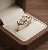 Anillo de Zirconia Irregular en Oro y Plata Estilo Antiguo