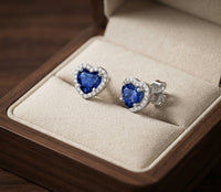 Aretes de Botón de Corazón de Zafiro