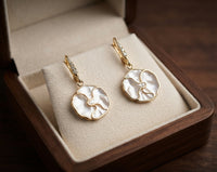 Aretes de Espiral Blanca