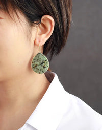 Aretes Llamativos de Gota de Agua