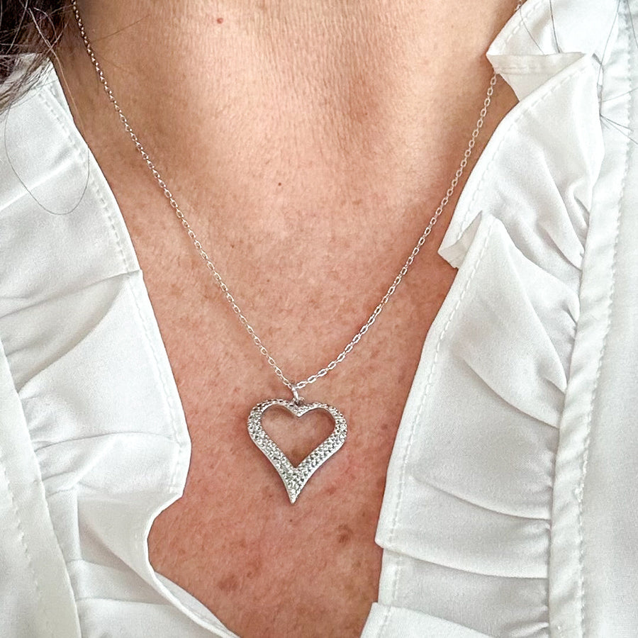 Collar Silvia de Corazón Delicado