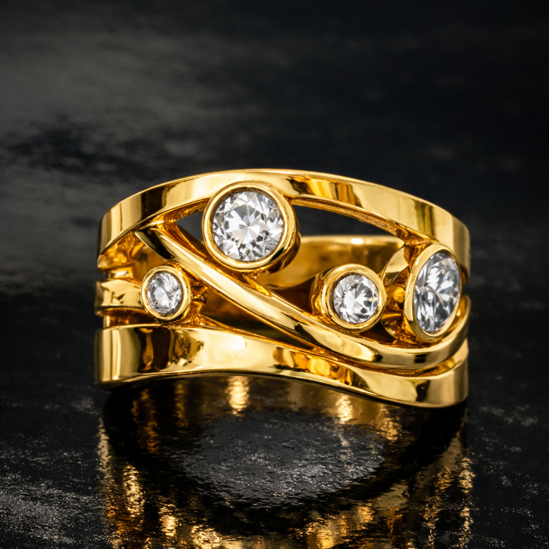 Anillo Vintage con Incrustaciones de Zirconia Bañado en Oro