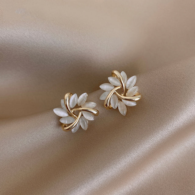 Aretes de Botón Elegantes y Exquisitos de Círculo de Pétalo de Ópalo en Oro