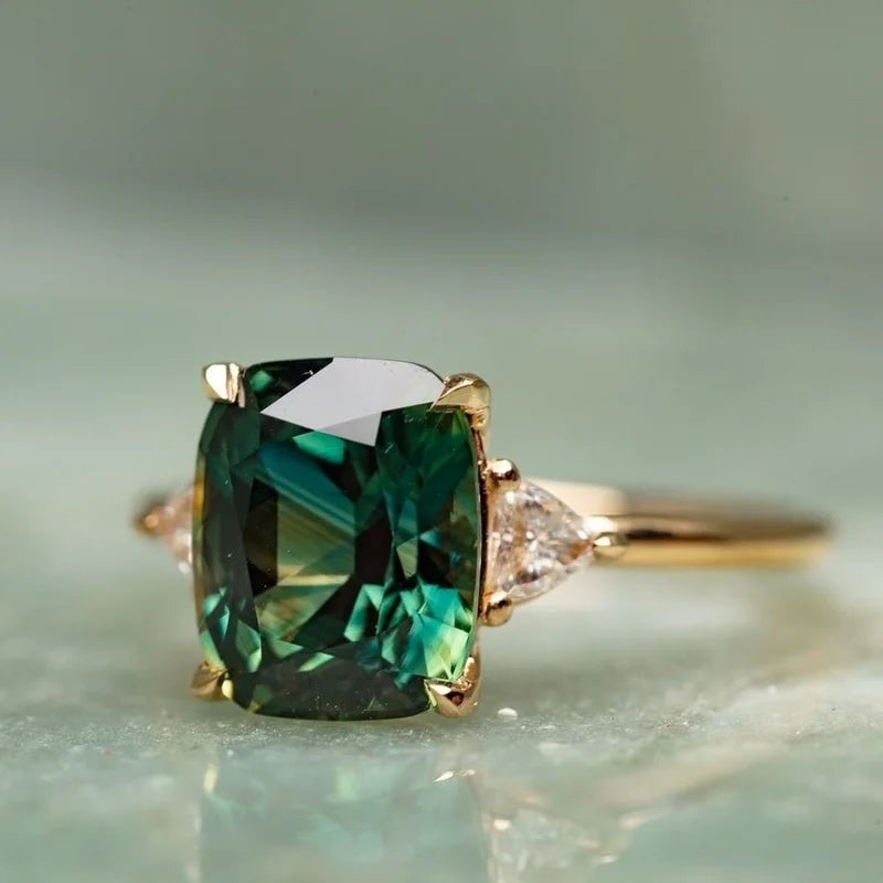 Anillo Cuadrado Vintage de Oro & Piedra Verde