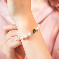 Pulsera de Trébol de Esmeralda con Esmeralda y Perlas en Oro