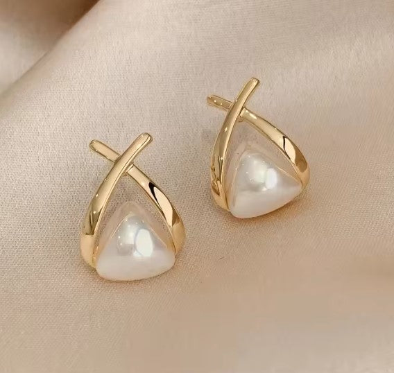 Aretes Colgantes de Cruz, Triángulo y Perla Vintage