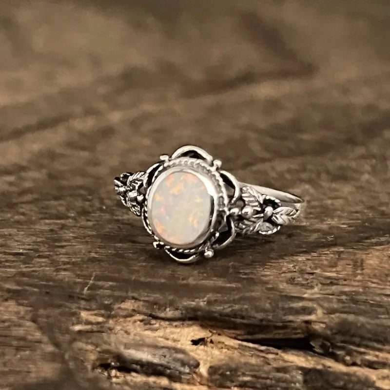 Anillo Floral Vintage en Plata & Ópalo