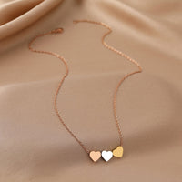 Collar de Triple Corazón en Oro