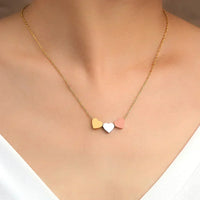 Collar de Triple Corazón en Oro