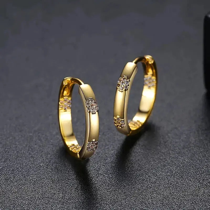Aretes de Aro Dorados Vintage de Flor