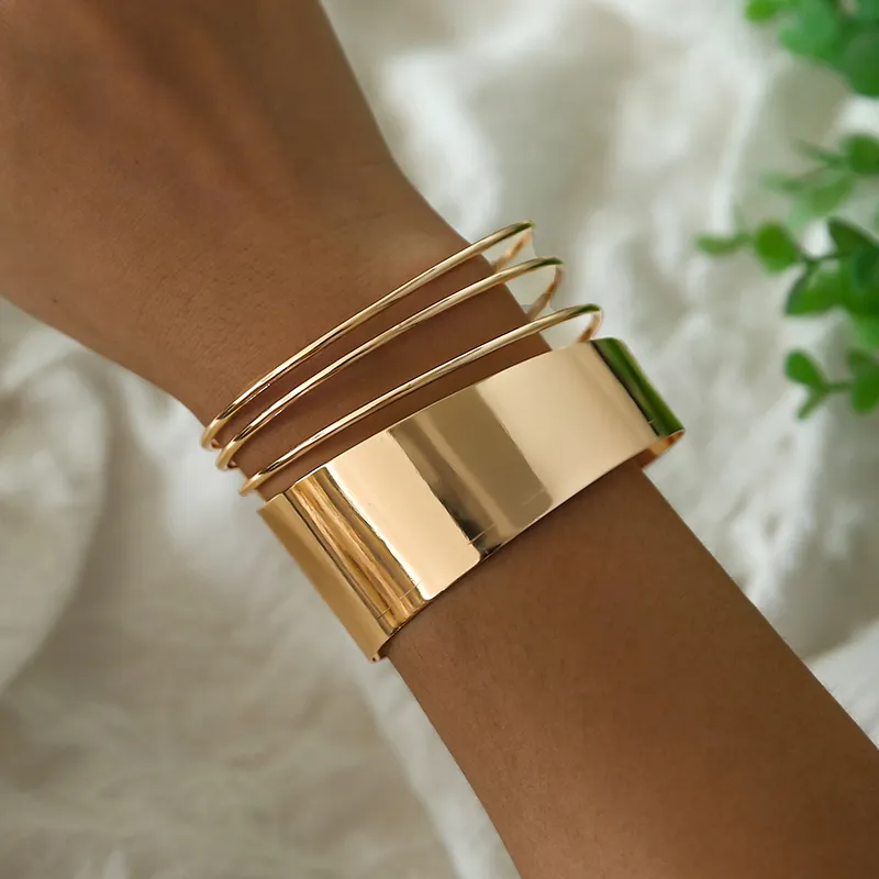 Pulsera Dorada Vintage Clásica