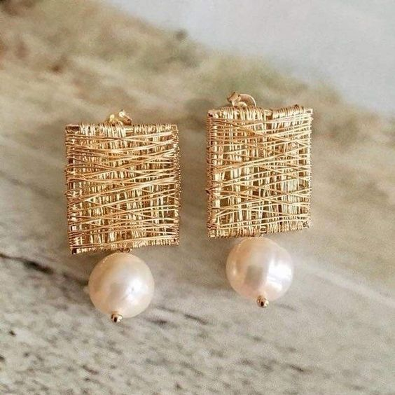 Aretes Vintage de Hilos Dorados con Perlas