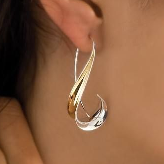 Aretes Elegancia Atemporal en Oro