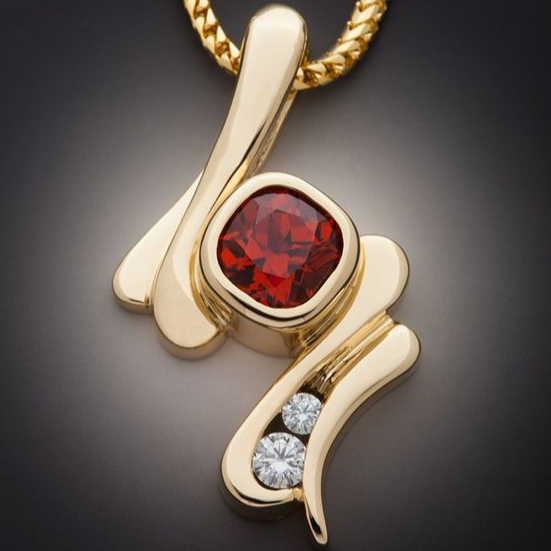 Collar Elegante de Zirconia Roja Dorado