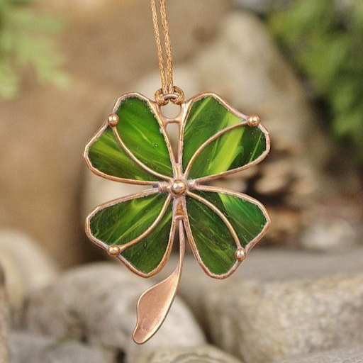 Collar de Trébol Verde