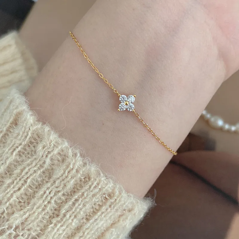 Pulsera de Zirconia Dorada