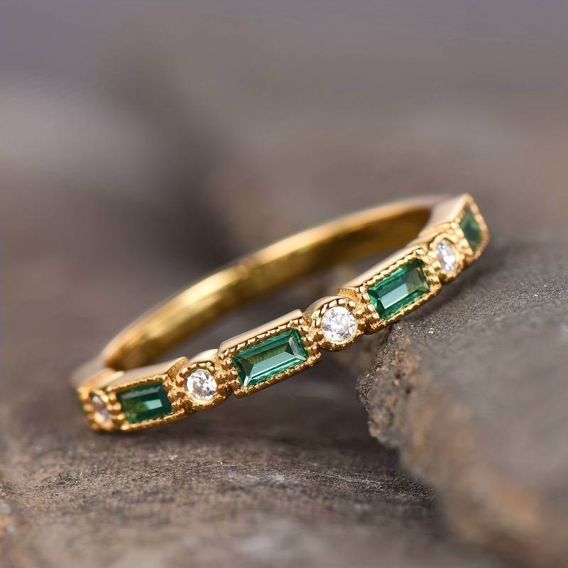 Alex - Anillo en Oro con Incrustaciones de Zirconia Verde