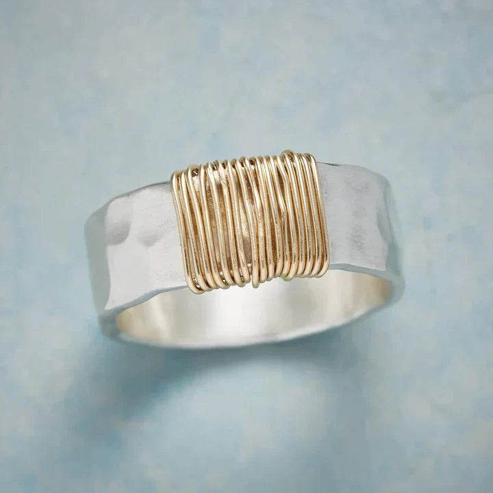Anillo Vintage de Hilos Dorados en Plata