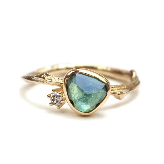 Anillo Vintage de Piedra Azul en Oro
